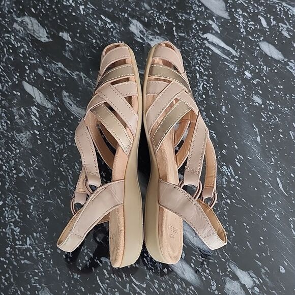 EARTH ORIGINS BERRI WOVEN CASUAL ROUND TOE SLIP-ON SANDALS - Picture 7 of 14